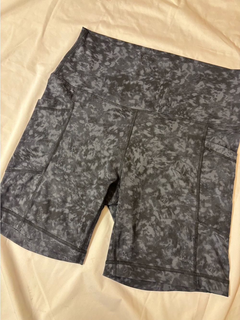Reflex 90° Degree Black and Gray Tie-Dye Biker Shorts | Large